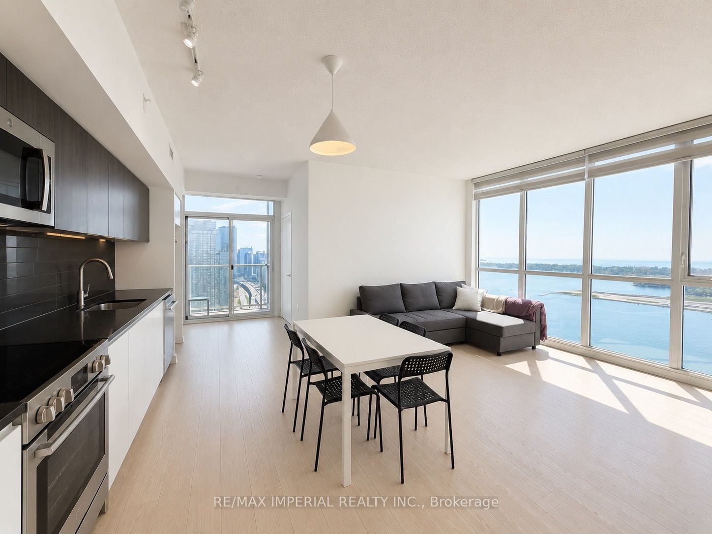 4606-75 Queens Wharf Road, Toronto, ON, M5V 0J8