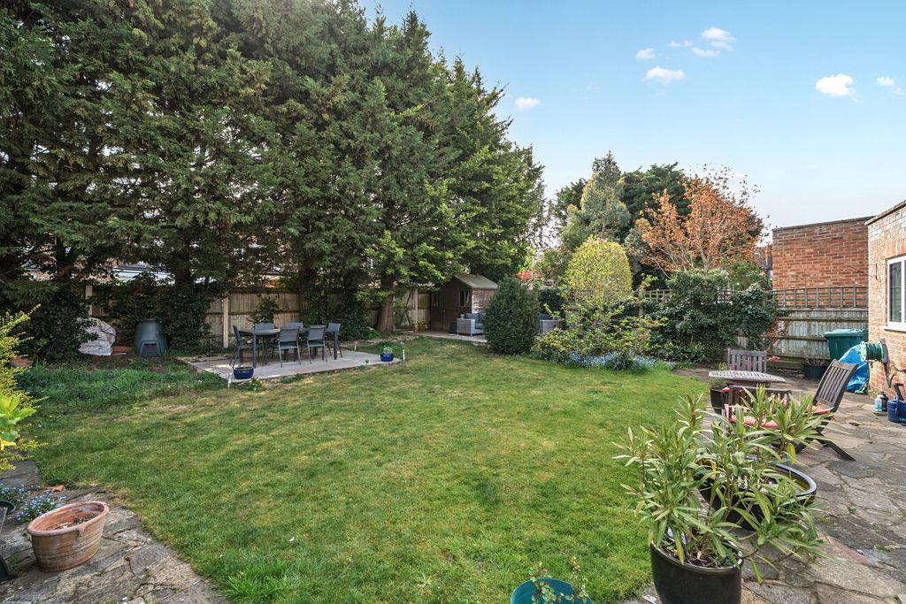 Additional image 3 of 4 bed semi-detached house for saleEverard Avenue, Hayes, Kent BR2