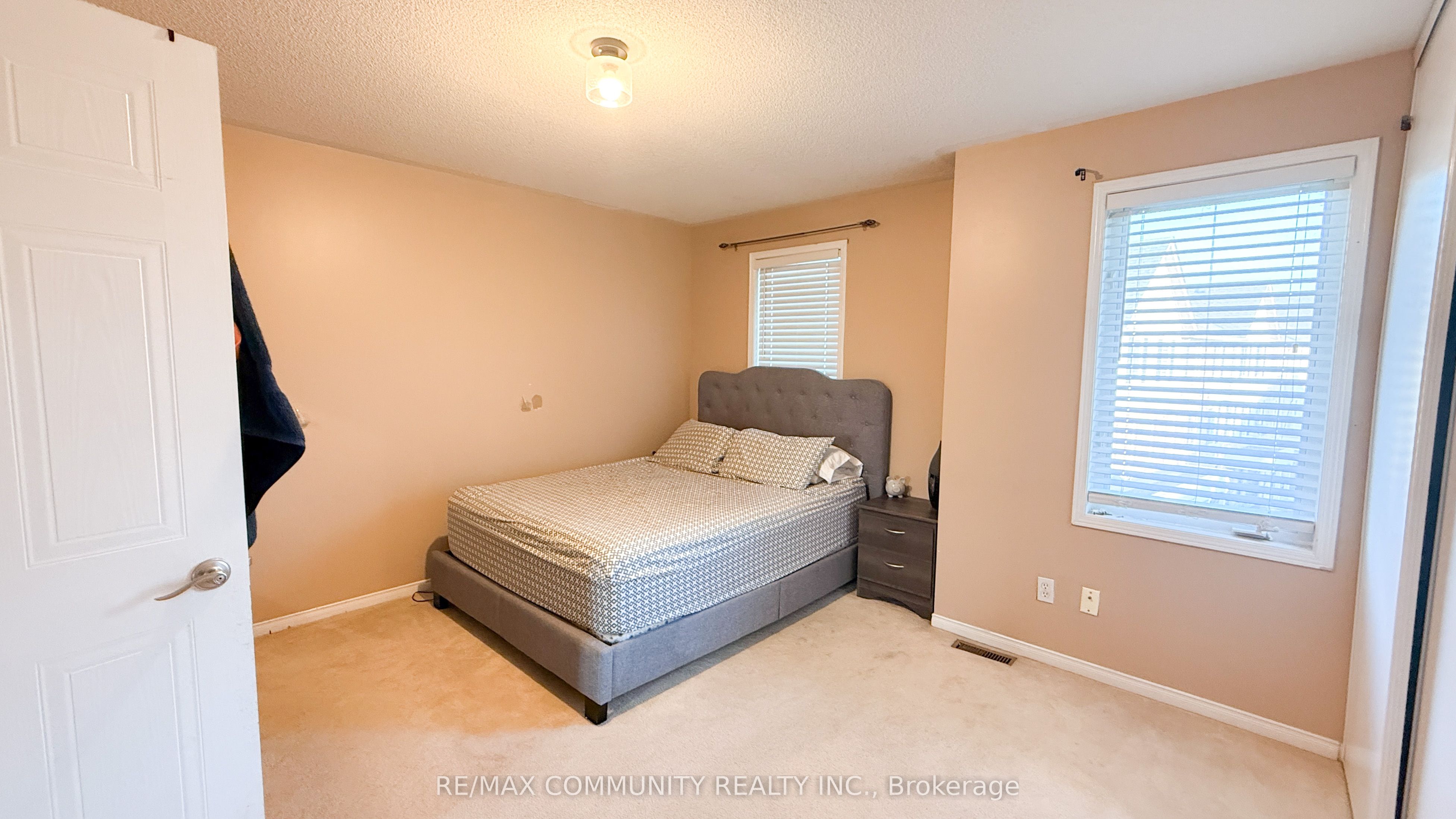 66 Mcgonigal Lane, Ajax, ON, L1T 4G9 photo 3