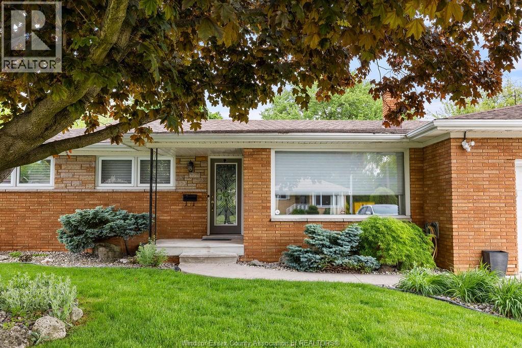 1670 Campbell Avenue, Windsor, ON, N9B2K6 photo 2