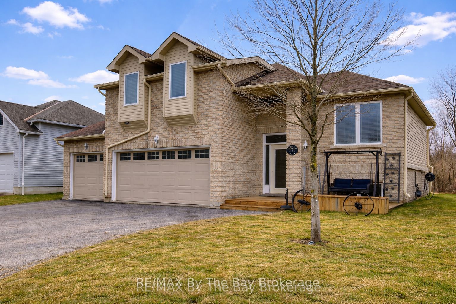 229 Atkinson Street, Clearview, ON, L0M 1S0 photo 2