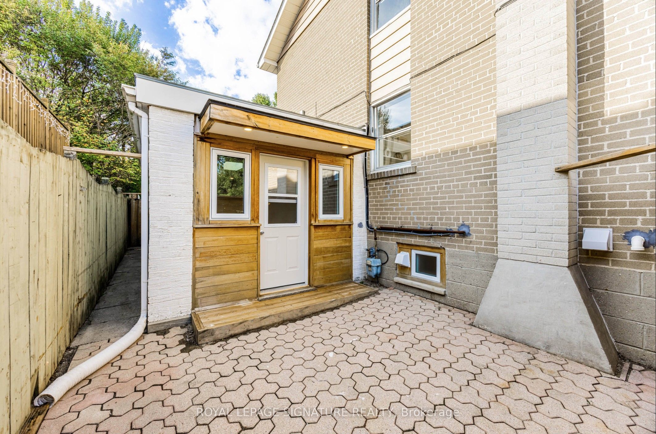 B-54 Pasadena Gardens, Toronto, ON, M6S 4R5 photo 2