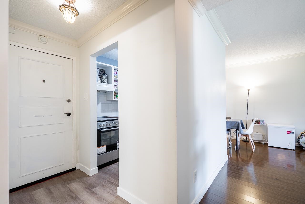 107-3411 Springfield Drive, Richmond, BC, V7E 1Z1 photo 5