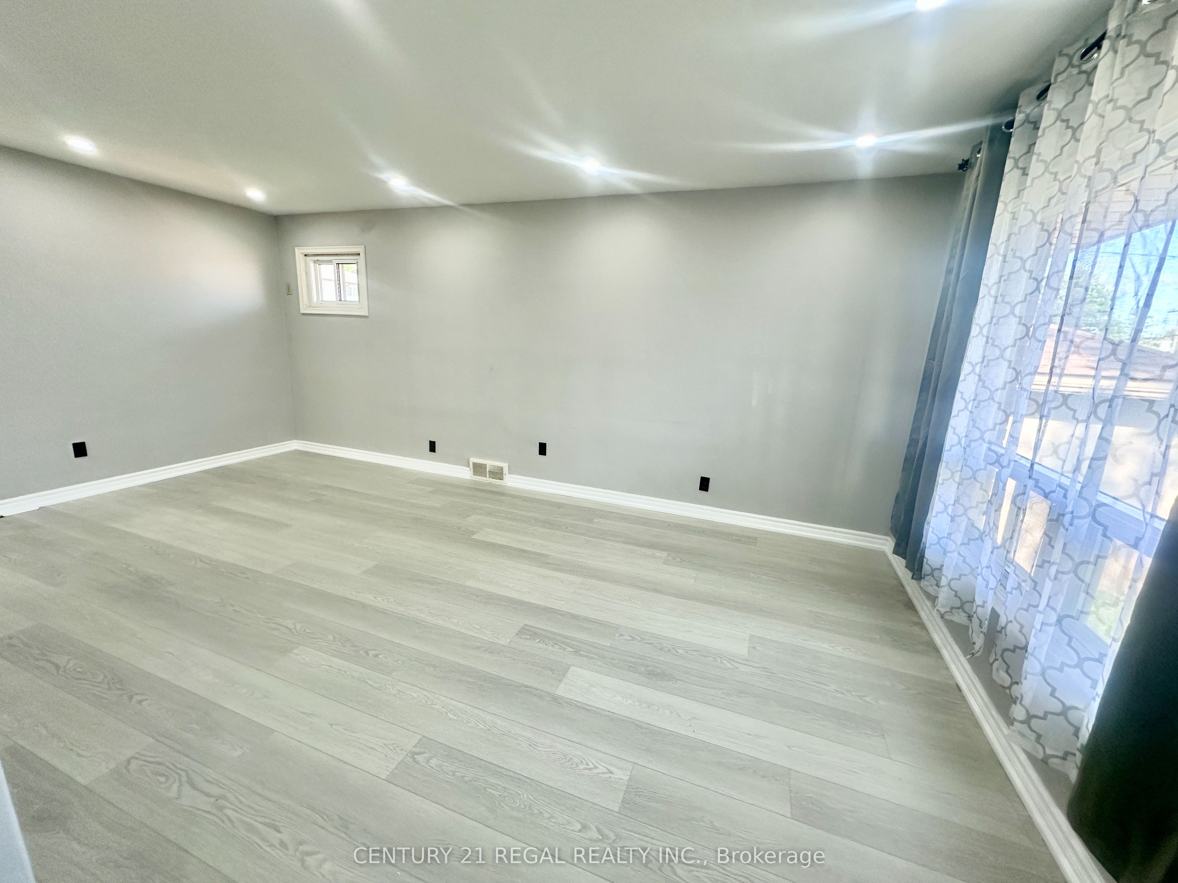 Main-14 Reddins Road, Toronto, ON, M1R 4P1 photo 5