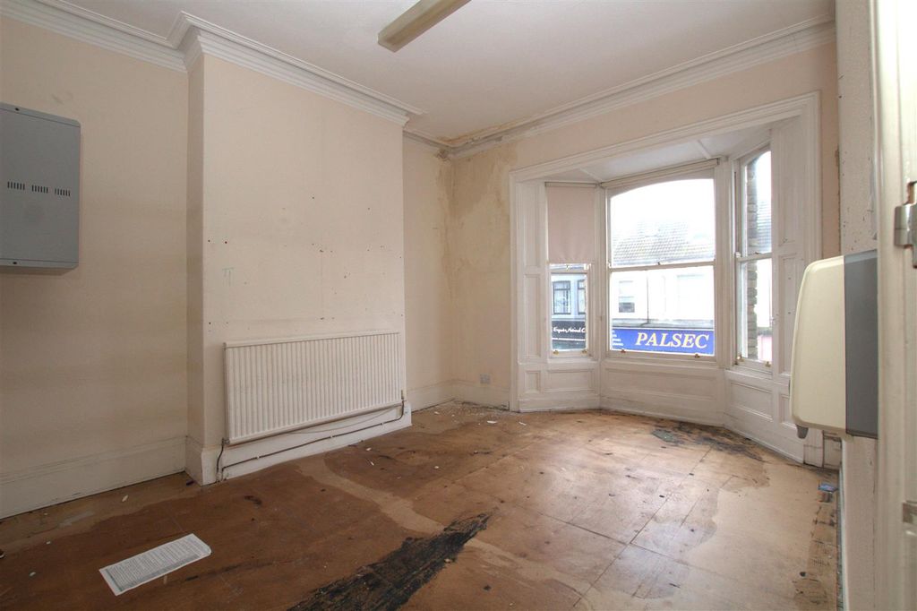 Additional image 11 of 6 bed terraced house for saleStation Road, Redcar TS10