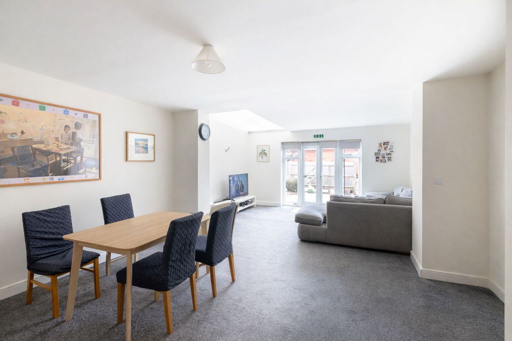 Additional image 5 of 5 bed terraced house for saleThe Moors, Redhill RH1