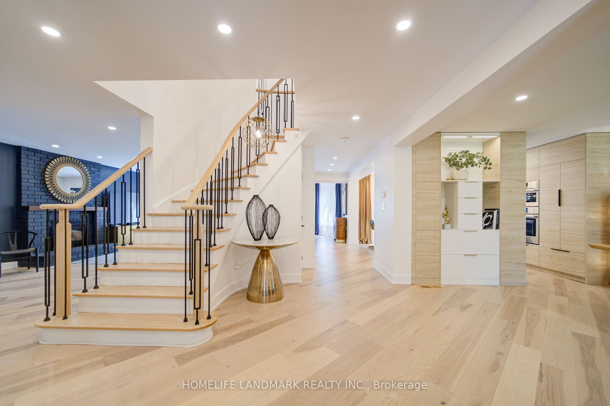 Additional image 5 of 1360 Old English Lane, Oakville, ON, L6M 2P8