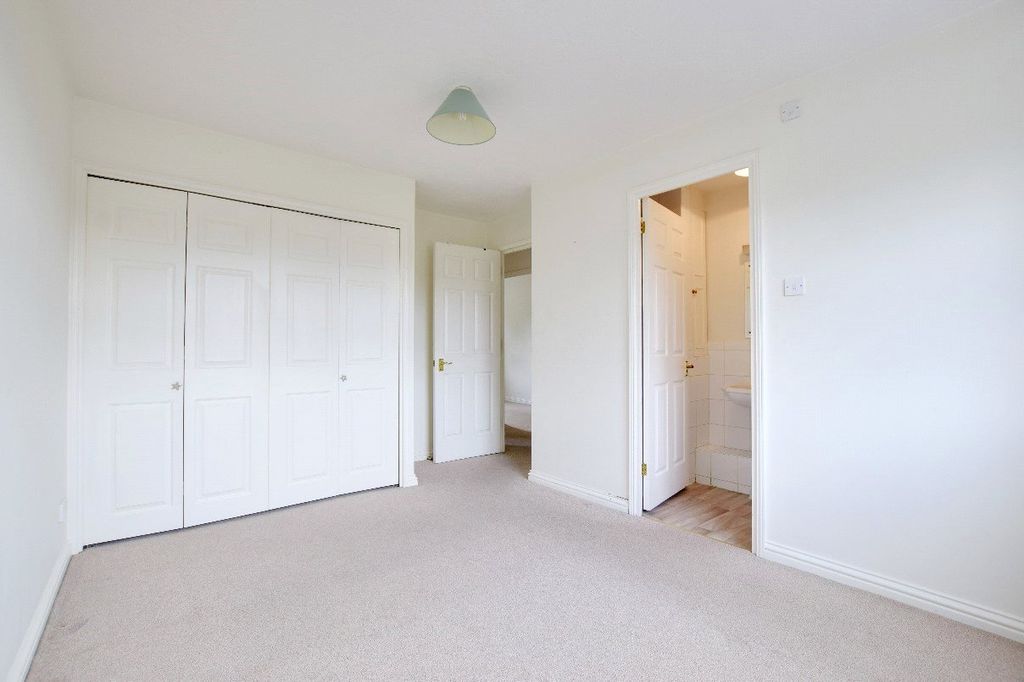 Additional image 3 of 2 bed flat for saleSalters Close, Rickmansworth, Hertfordshire WD3