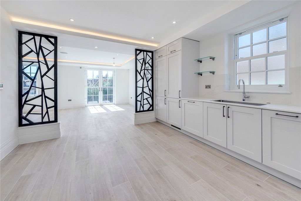 Additional image 2 of 2 bed flat for saleWatford Road, Radlett, Hertfordshire WD7
