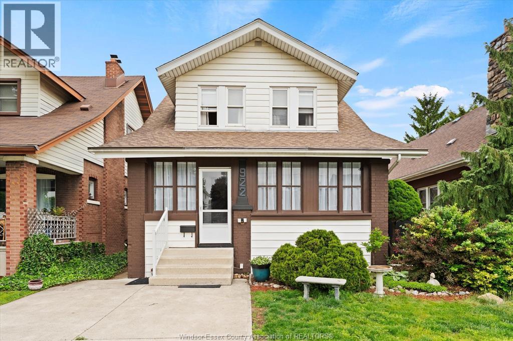 922 Lawrence Road, Windsor, ON, N8Y3Z8