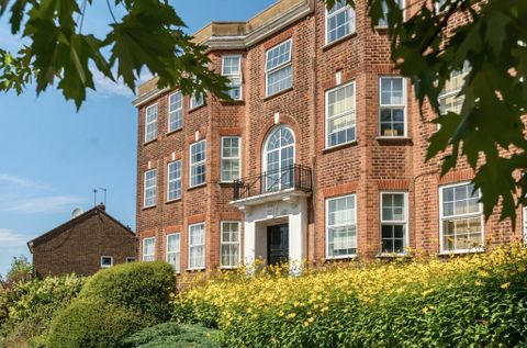 Manor Court, Aylmer Road, Highgate N2