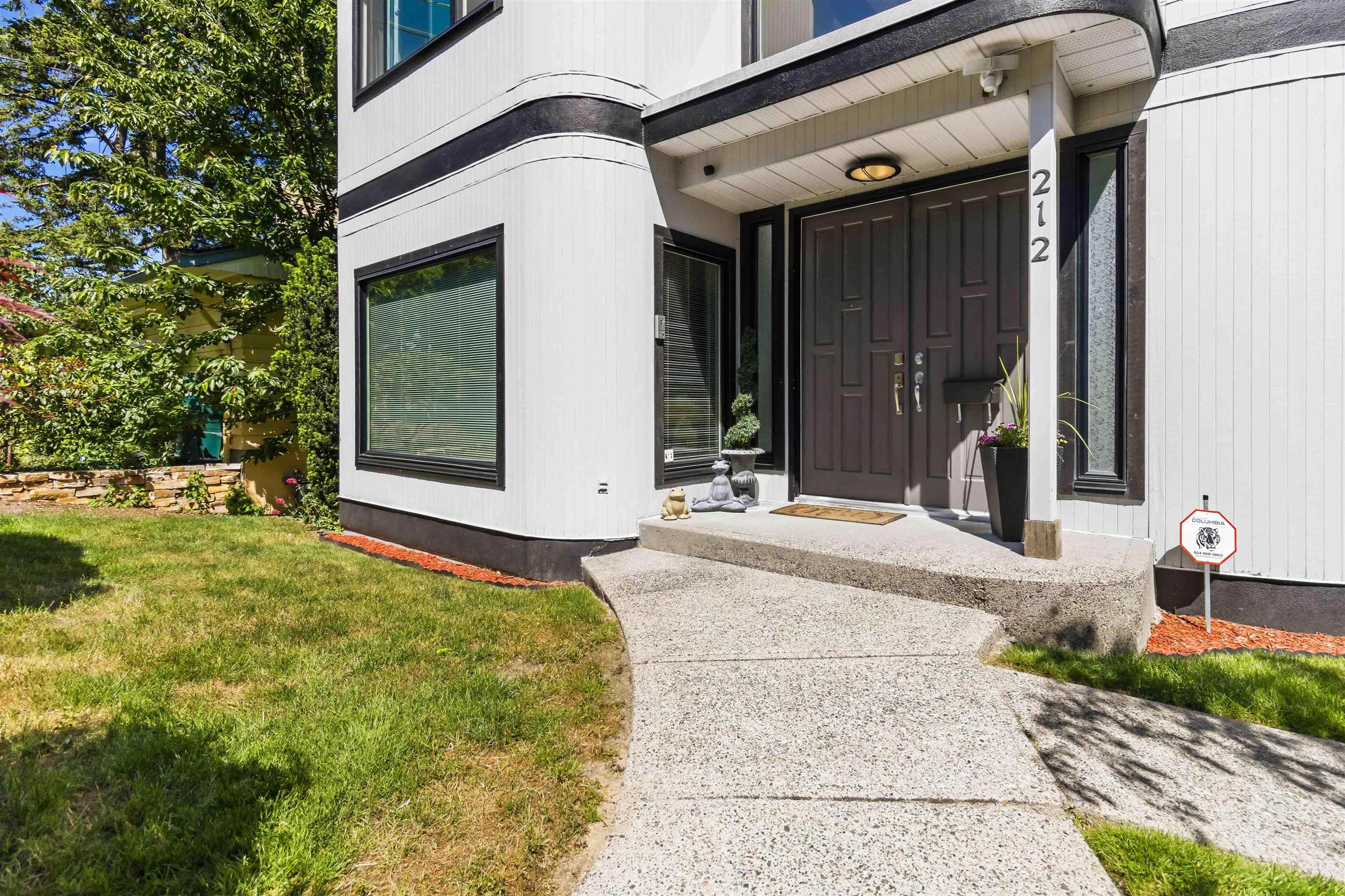 212 Sea Avenue N, Burnaby, BC, V5B 1K5 photo 3