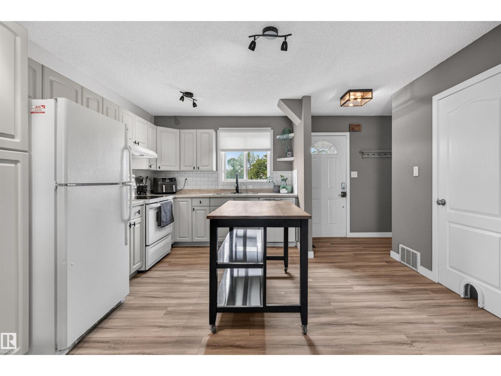 18116 81 Avenue NW, Edmonton, AB, T5T1S4 photo 4