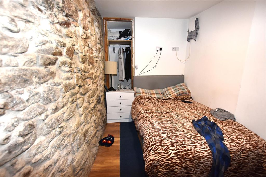 Additional image 10 of 4 bed flat for saleFore Street, Redruth TR15