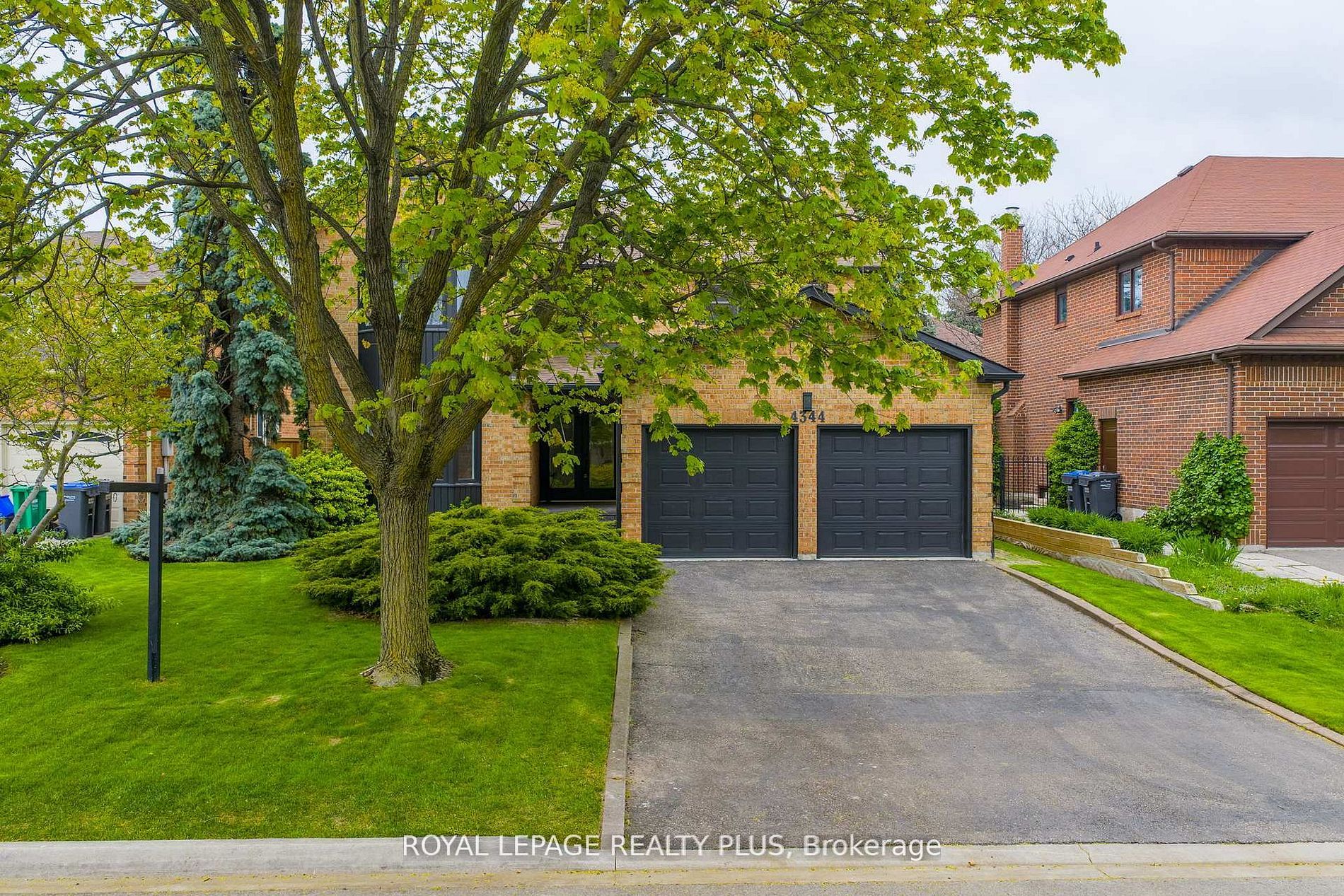 Additional image 2 of 4344 Dallas Court, Mississauga, ON, L4W 4G7