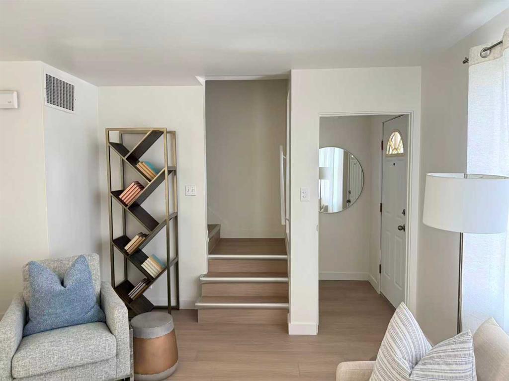 619 Merrill Drive NE, Calgary, AB, T2E 8Y5 photo 4