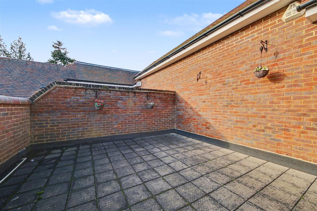 Additional image 11 of 2 bed flat for saleGills Hill, Radlett WD7