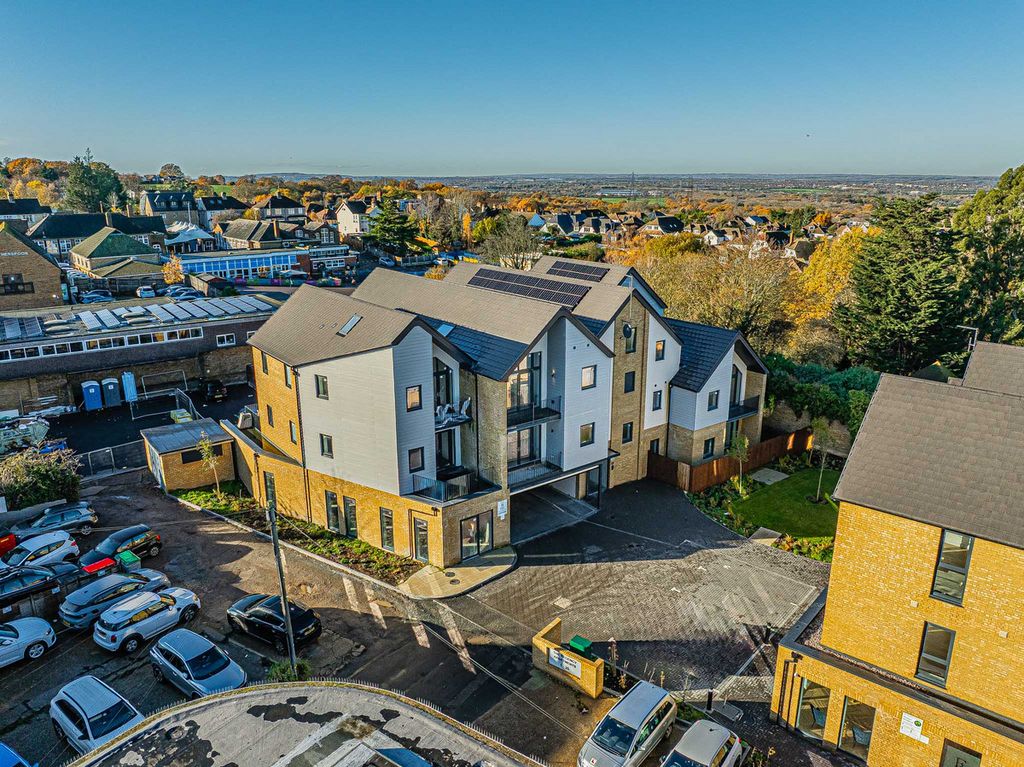 2 bed flat for saleThe Regency Apartments, Rayleigh SS6