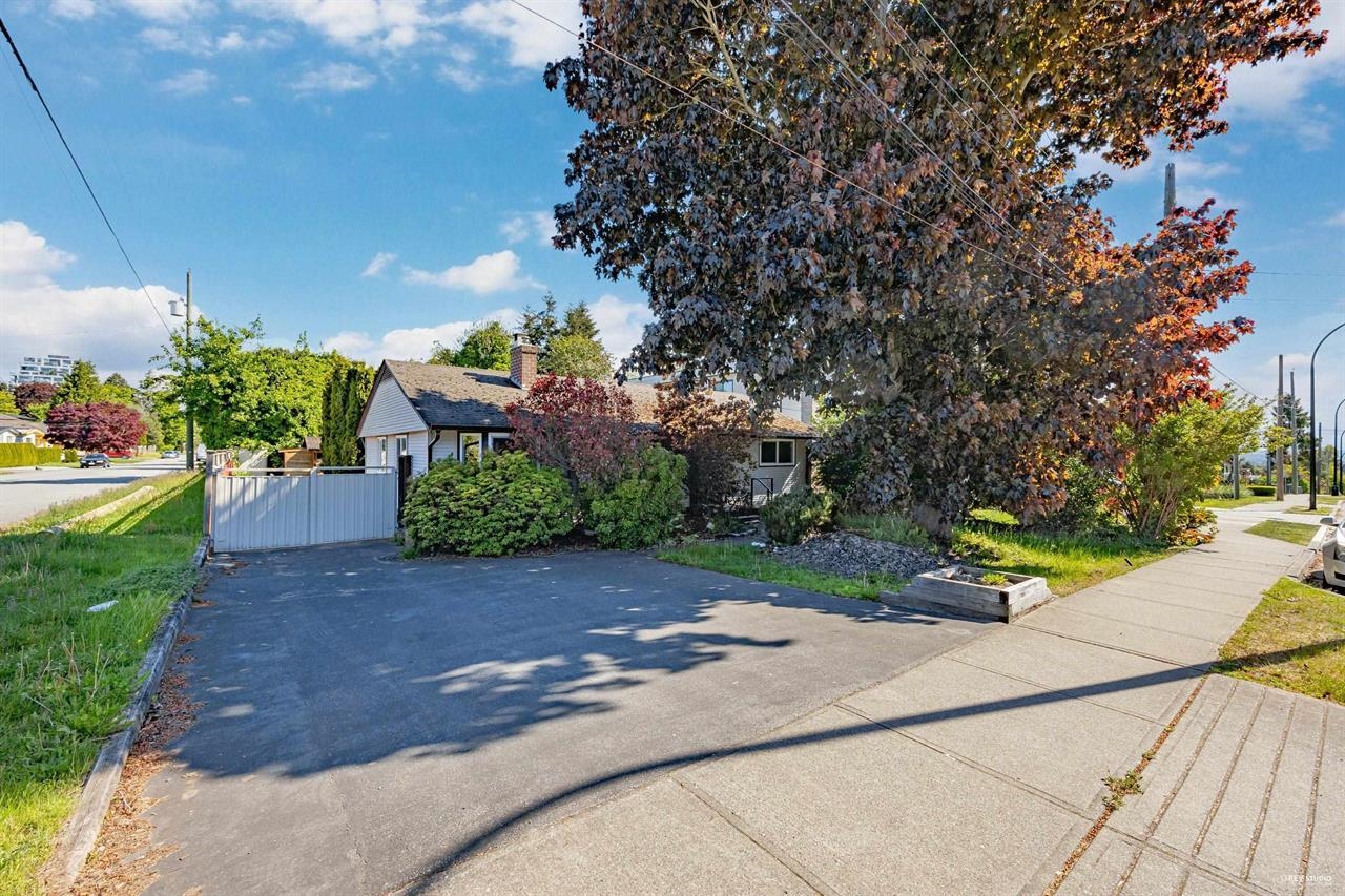 15661 Roper Avenue, White Rock, BC, V4B 2G9