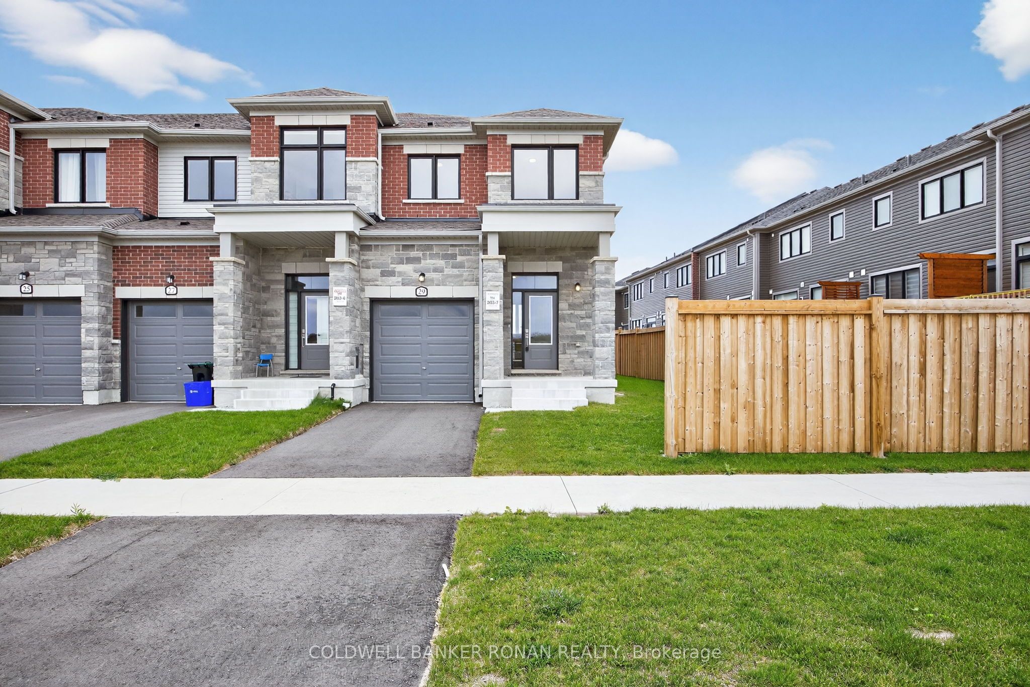 29 Milady Crescent, Barrie, ON, L9J 0X3 photo 3