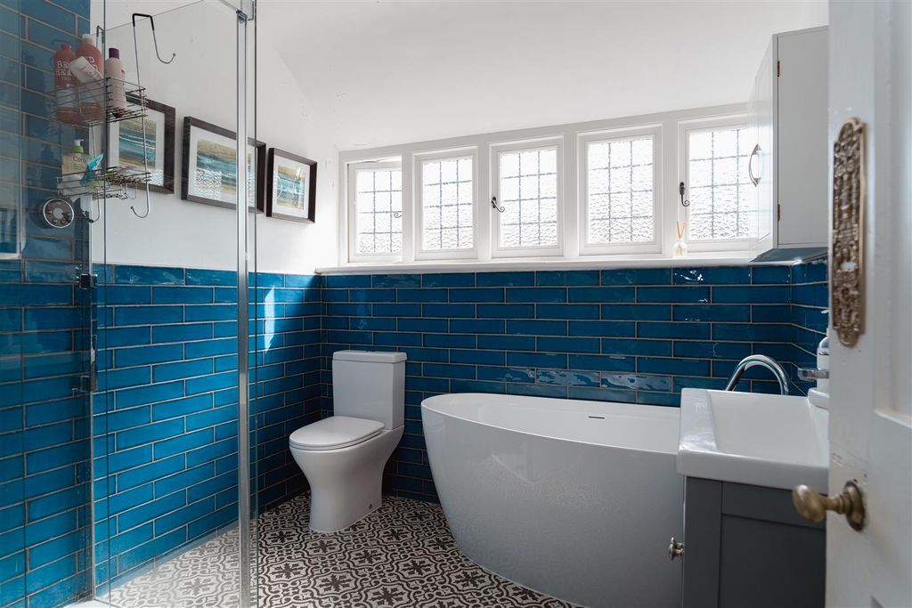 Additional image 16 of 4 bed detached house for salePendleton Road, Redhill RH1