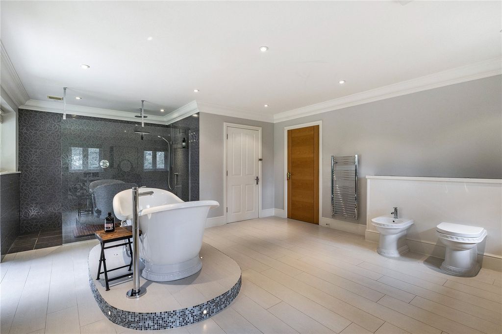Additional image 15 of 7 bed detached house for saleAvon Avenue, Ringwood, Dorset BH24