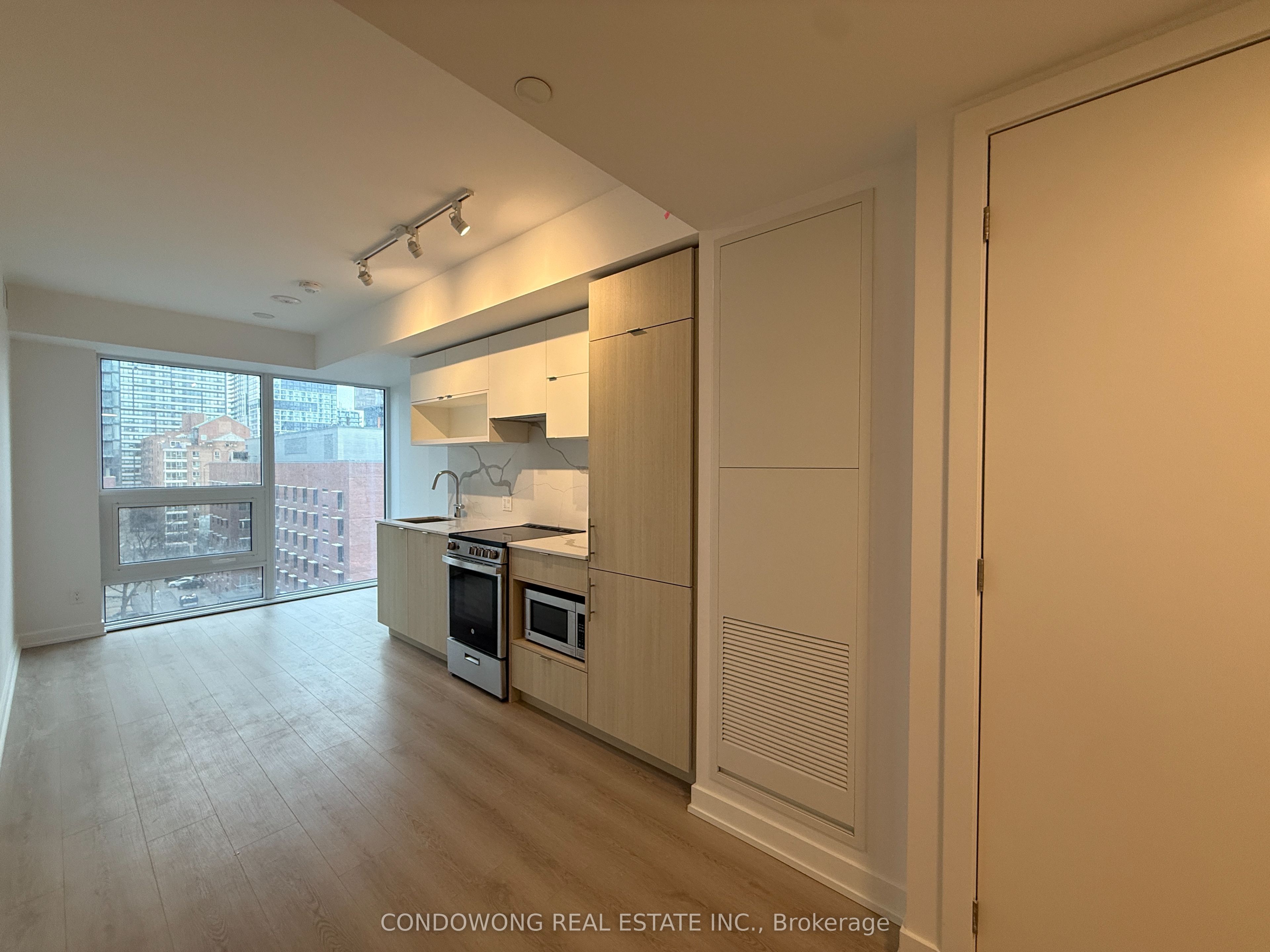 Additional image 2 of 901-100 Queen Street E, Toronto, ON, M5C 0B5