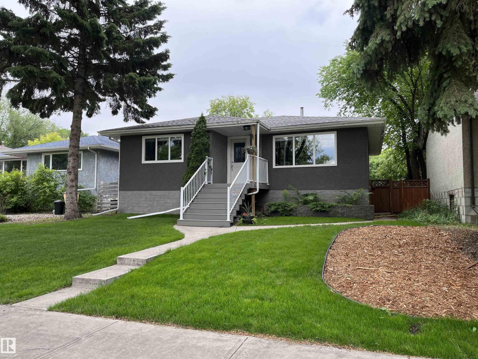 9815 68 Avenue NW, Edmonton, AB, T6E0R4