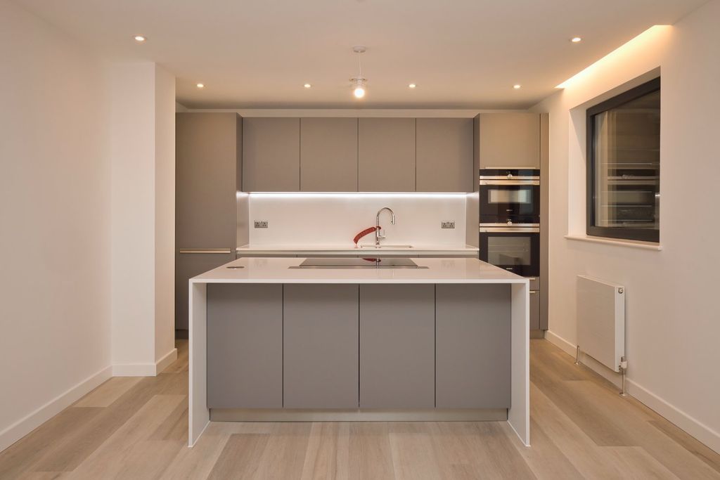 2 bed flat for saleBeach Drive, Ramsgate, Kent CT11 photo 5