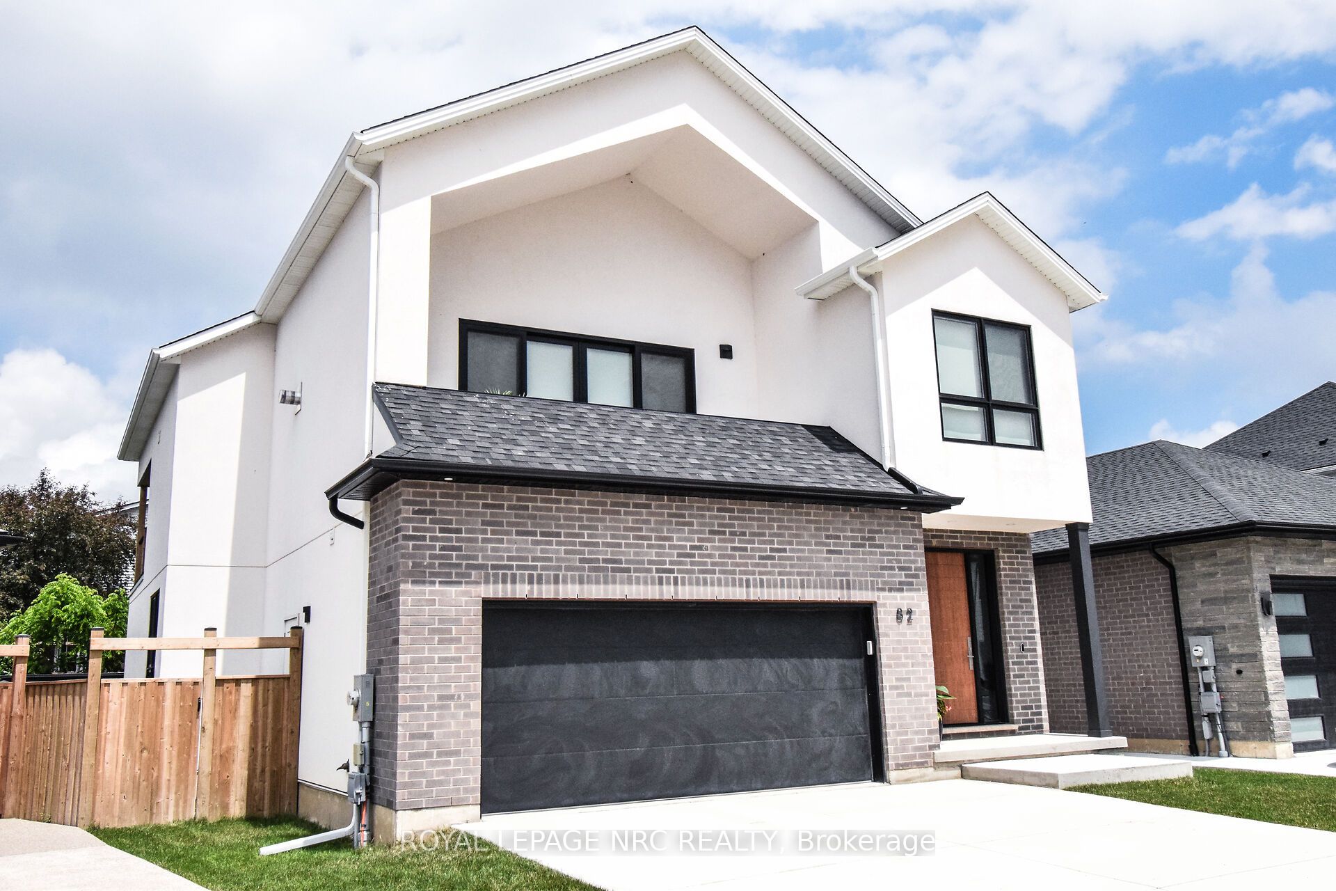 82 Ivy Crescent, Thorold, ON, L2V 0J9 photo 2