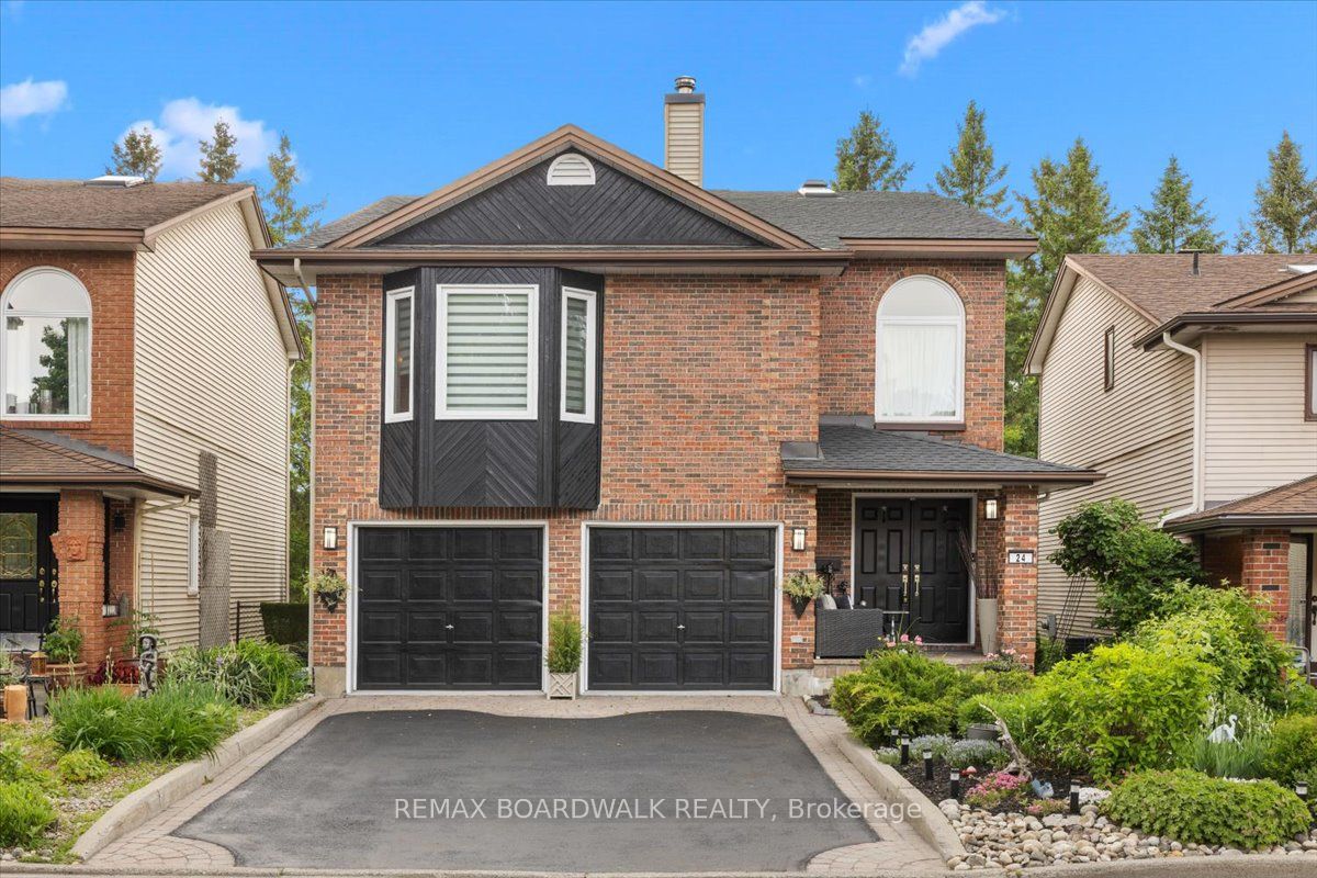 24 Hackett Street, Ottawa, ON, K1V 0P7