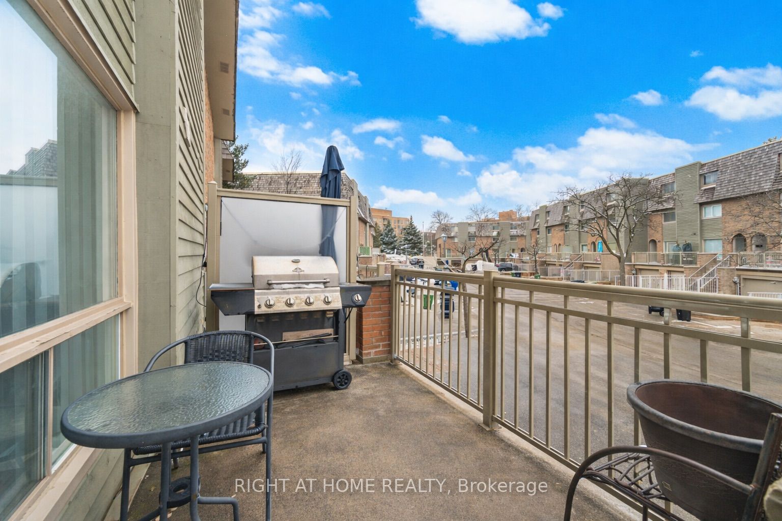94 Dutch Myrtle Way, Toronto, ON, M3B 3K8 photo 4