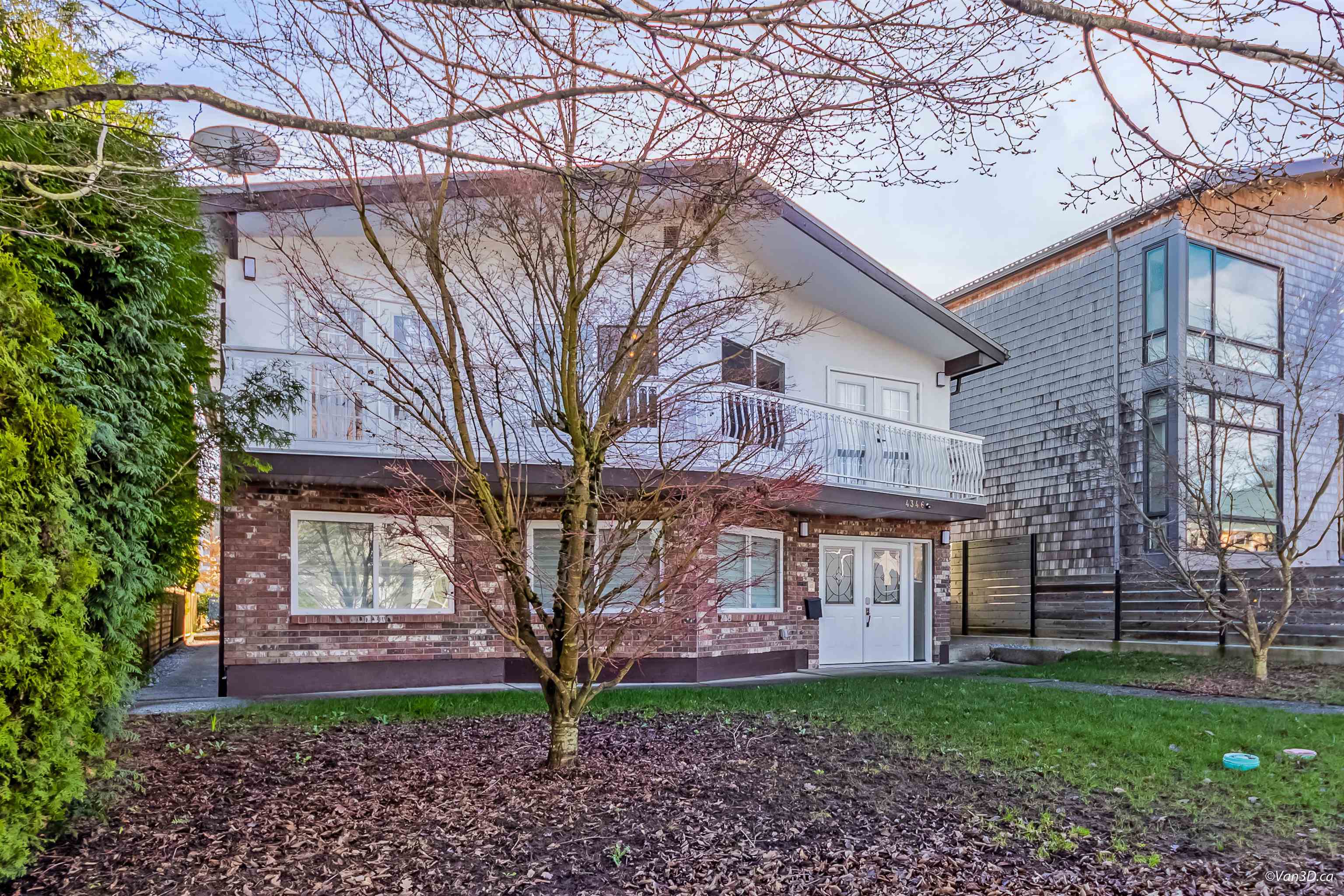 4346 Dundas Street, Burnaby, BC, V5C 1B3 photo 2