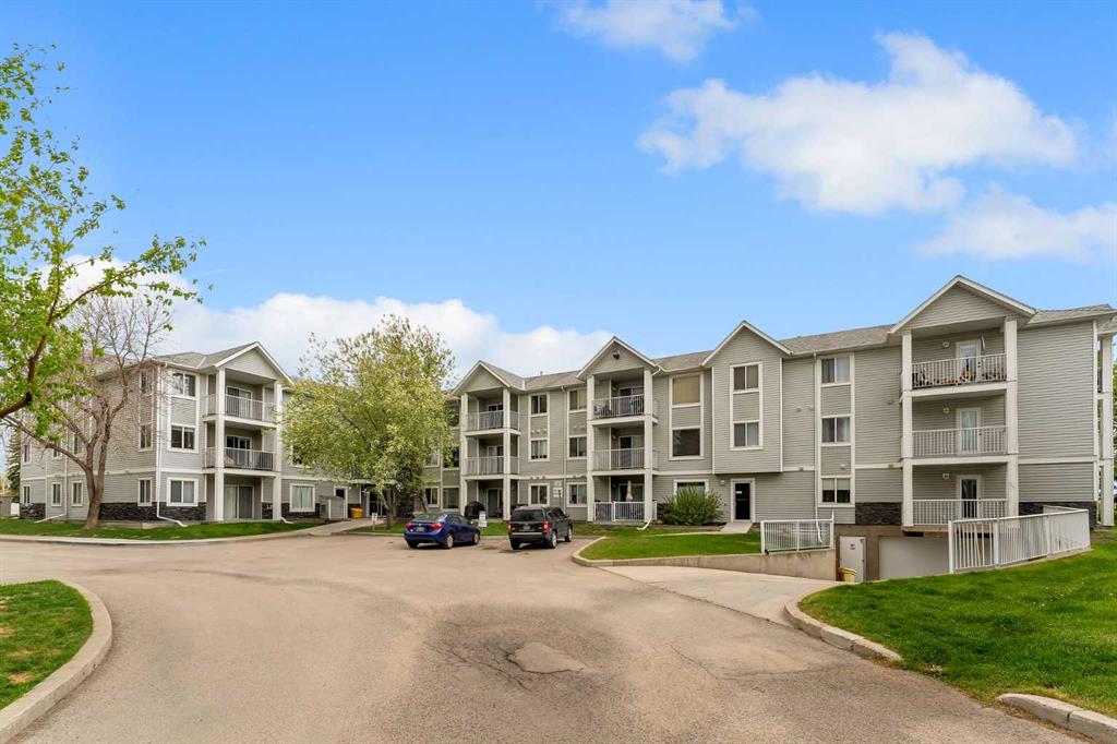 307-1307 Valleyview Park SE, Calgary, AB, T2B 3R6 photo 2