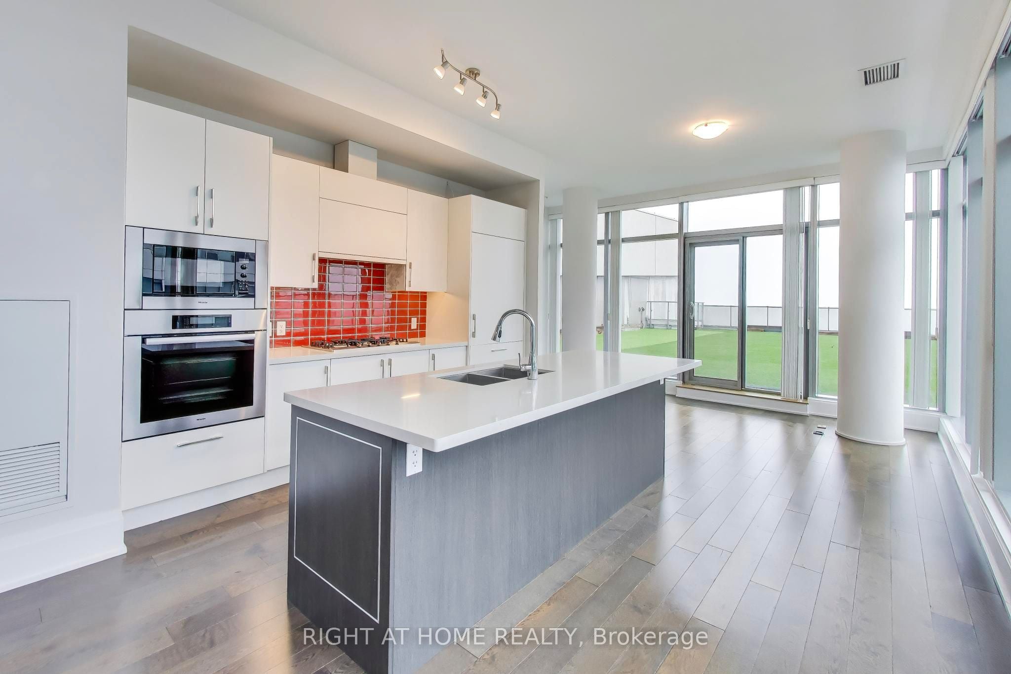 1126-39 Queens Quay E, Toronto, ON, M5E 0A5 photo 4
