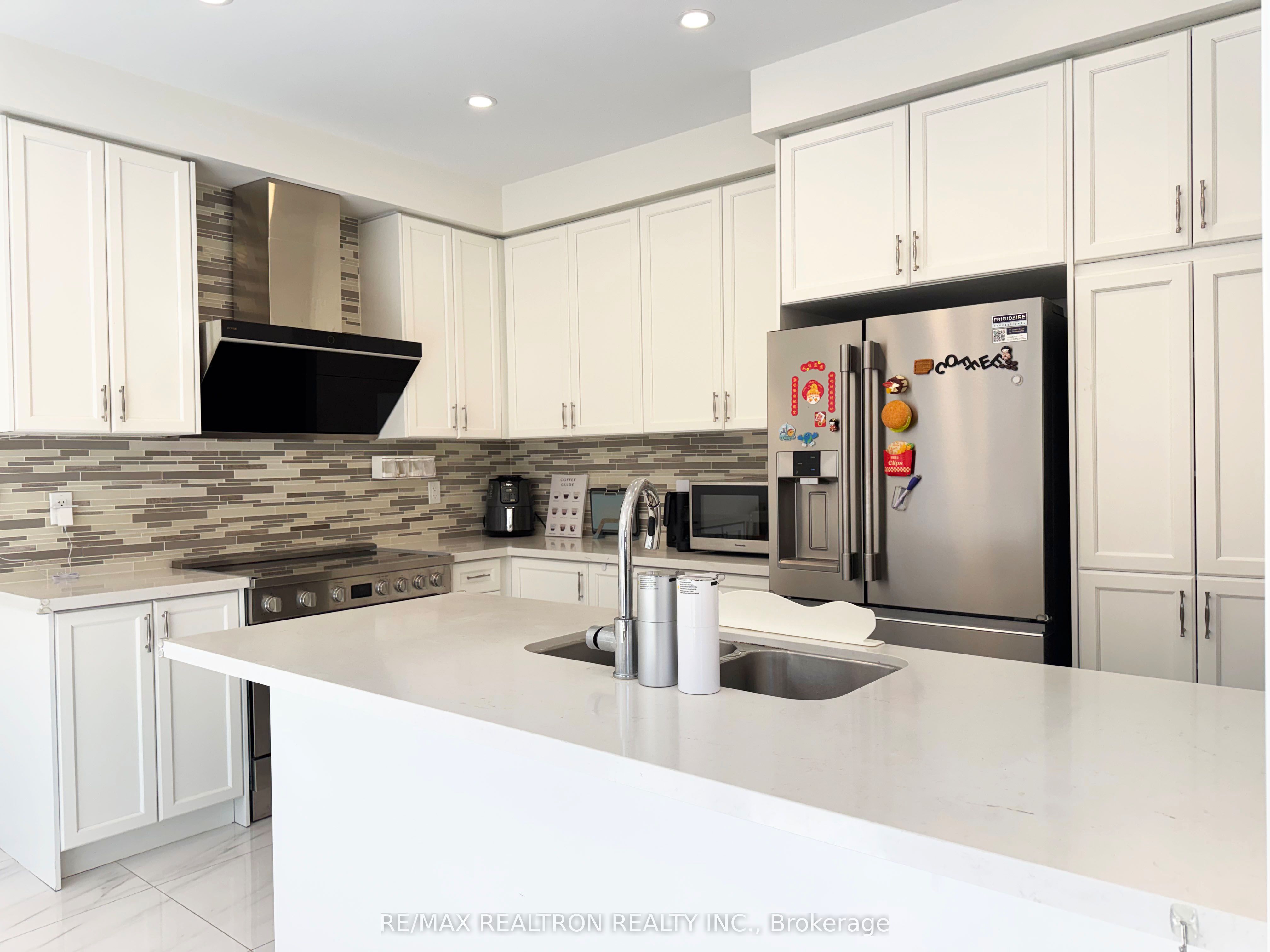 7 Crofting Crescent, Markham, ON, L6E 0V9 photo 2
