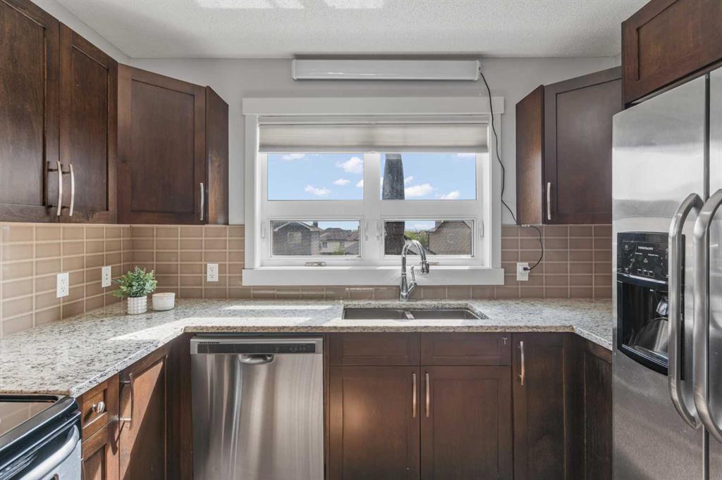 230 Covecreek Circle NE, Calgary, AB, T3K0W6 photo 4