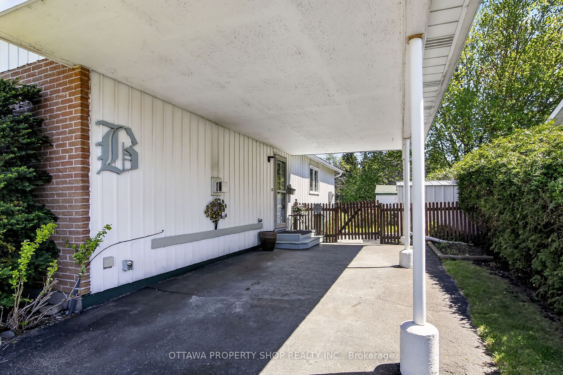 Additional image 3 of 49 Country Lane, Ottawa, ON, K2L 1H9