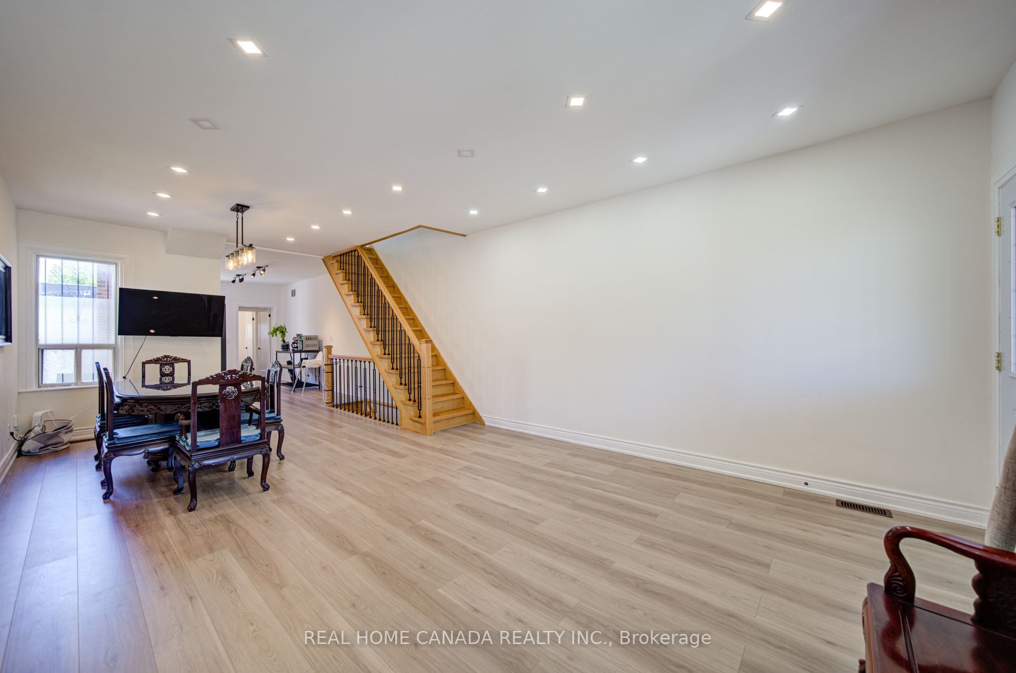 Additional image 5 of 1145 Dufferin Street, Toronto, ON, M6H 4B7