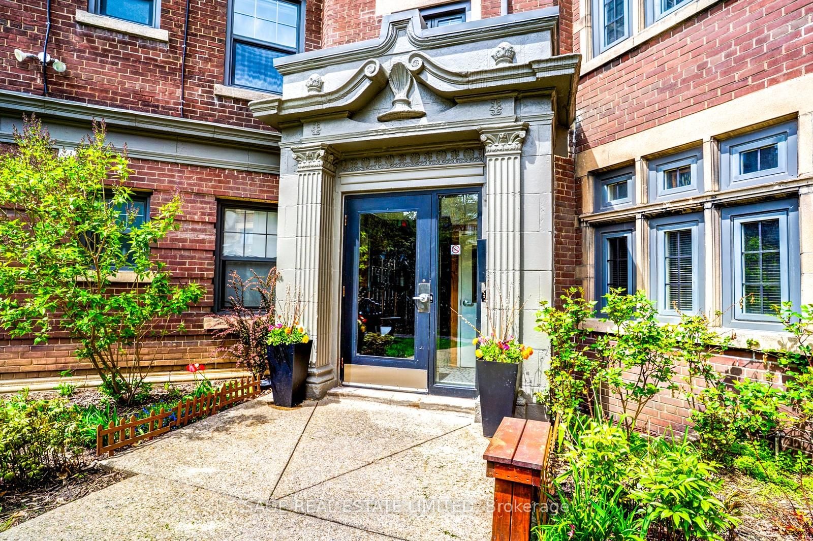 15-48 Lawton Boulevard, Toronto, ON, M4V 1Z5