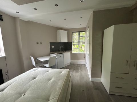 Queens Road, Clifton BS8, Room to rent