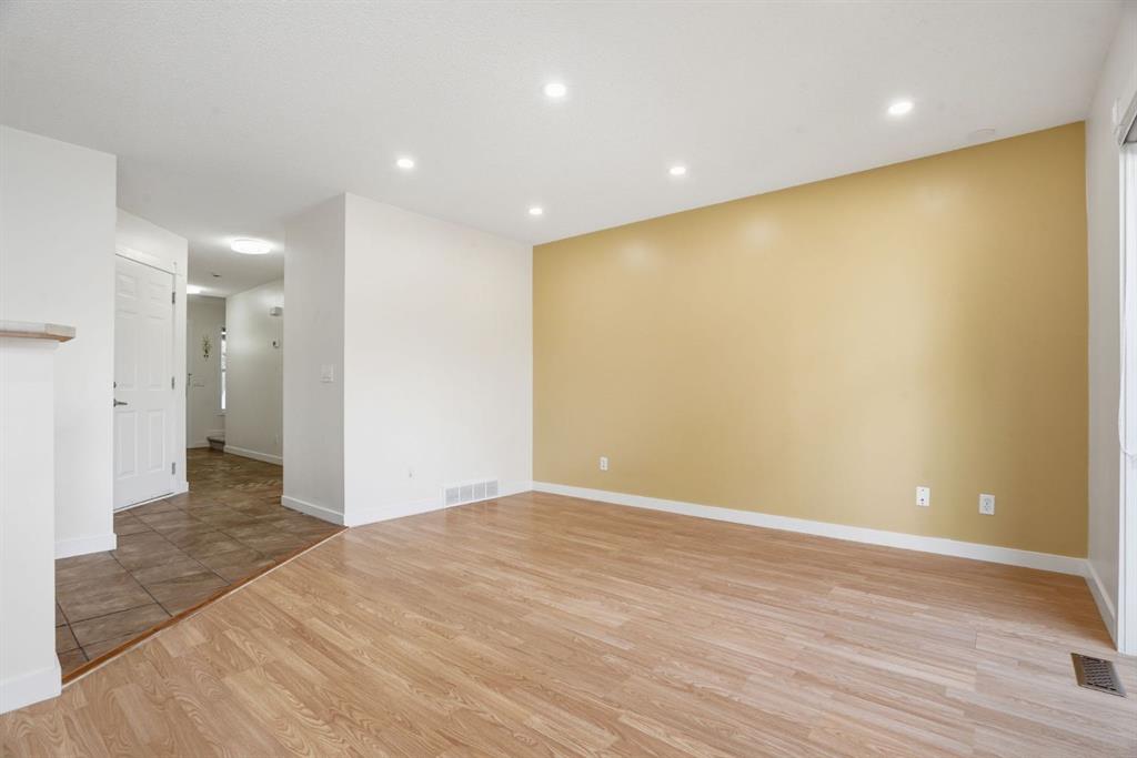 Additional image 2 of 204-760 Railway Gate SW, Airdrie, AB, T4B 3C5