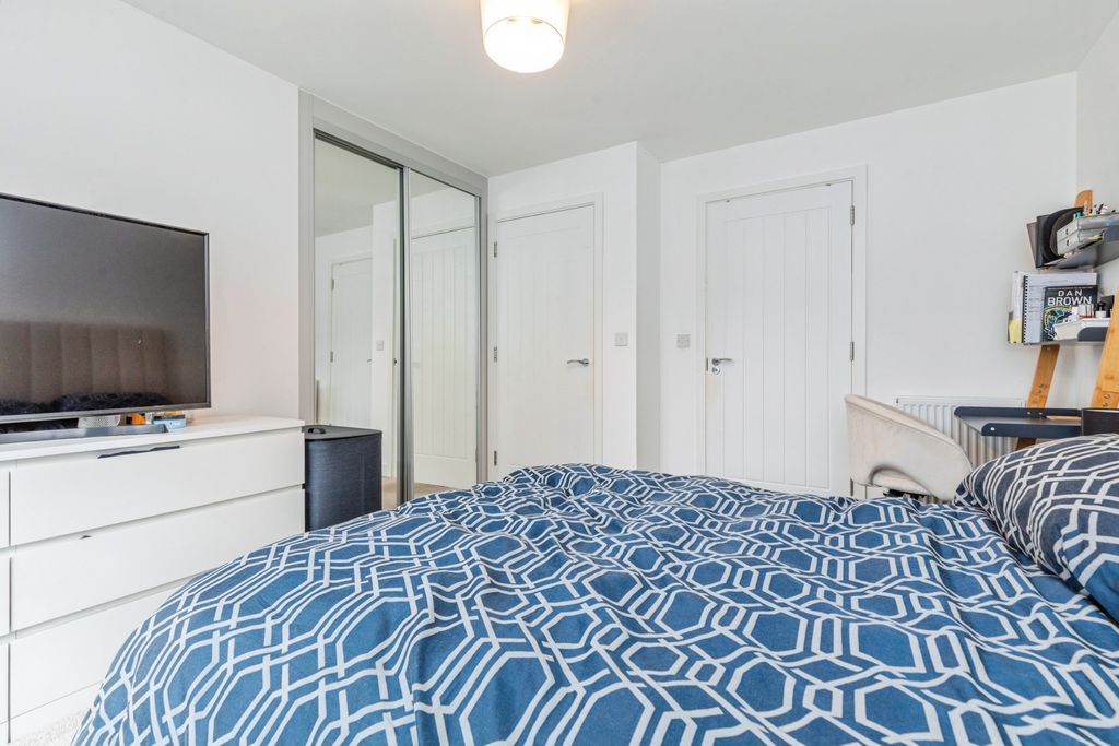 Additional image 8 of 2 bed flat for sale1 Glenway Road, Rochester ME1