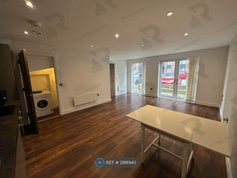 Block C, Salford M5