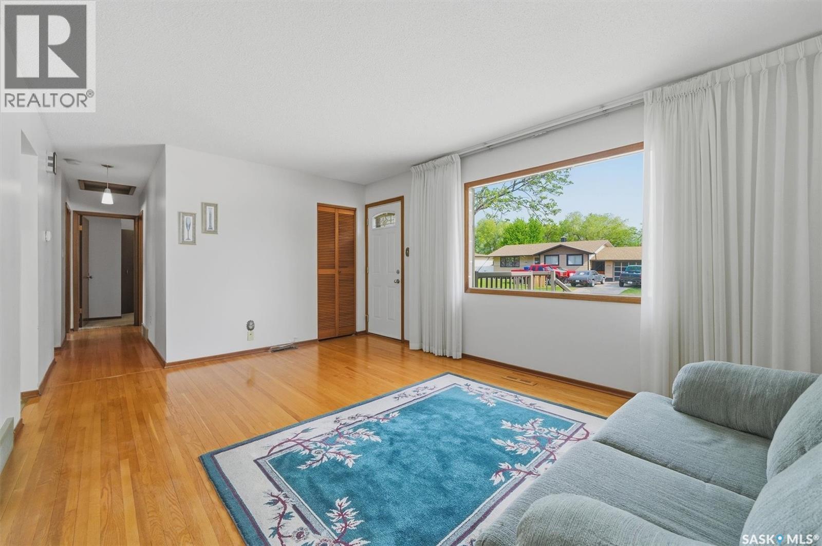 2705 37th Street W, Saskatoon, SK, S7L4E9 photo 4