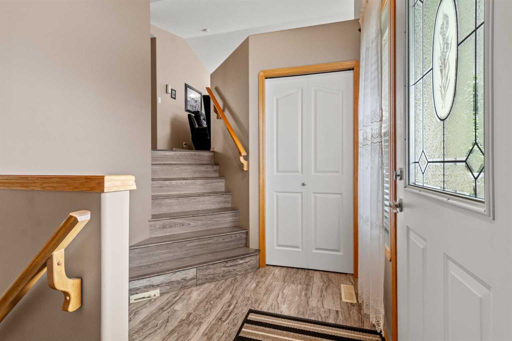 131 Deschner Close, Red Deer, AB, T4R 3C4 photo 4