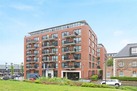 7 New Warren Lane, London SE18