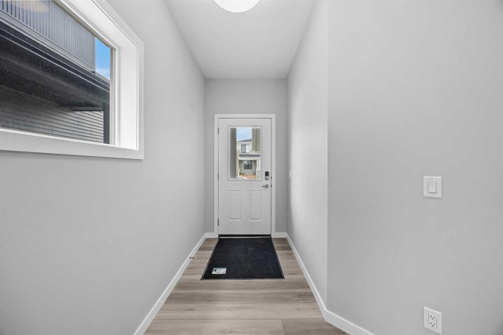 74 Lucas Place NW, Calgary, AB, T3P 2E5 photo 3