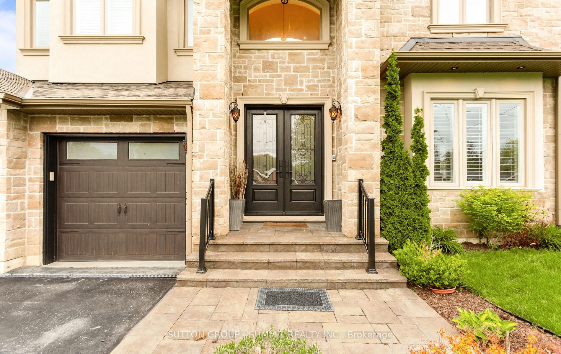 121 Ringwood Road, Oakville, ON, L6H 1K3 photo 2