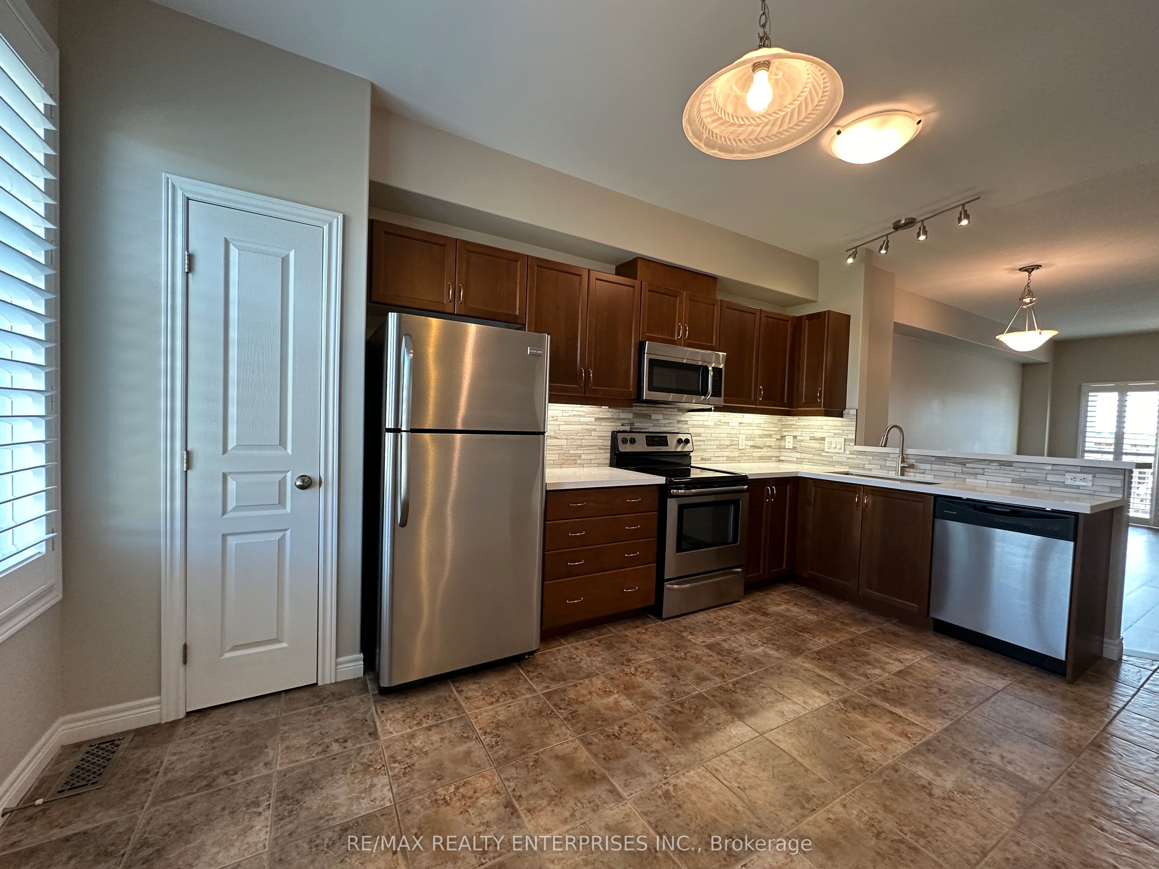 69 Edenrock Drive, Hamilton, ON, L8E 0G7 photo 4